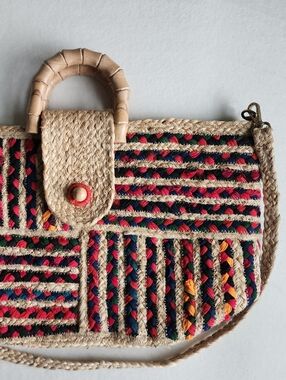 Antik Kraft Boho Jute Bag With Wooden Handle - Multicolor